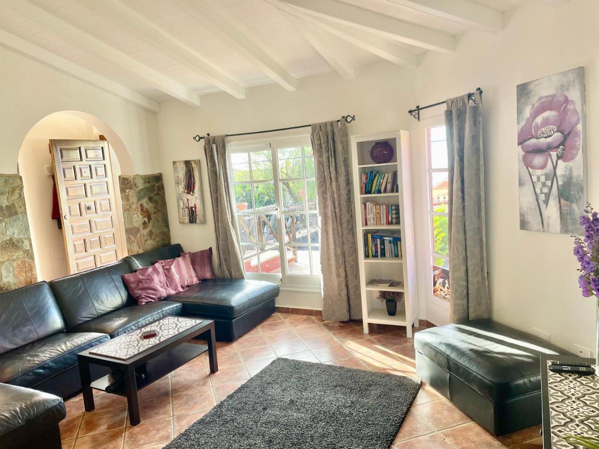 Villa Consuelo - Quiet Location Close To Resorts Buzanada 외부 사진